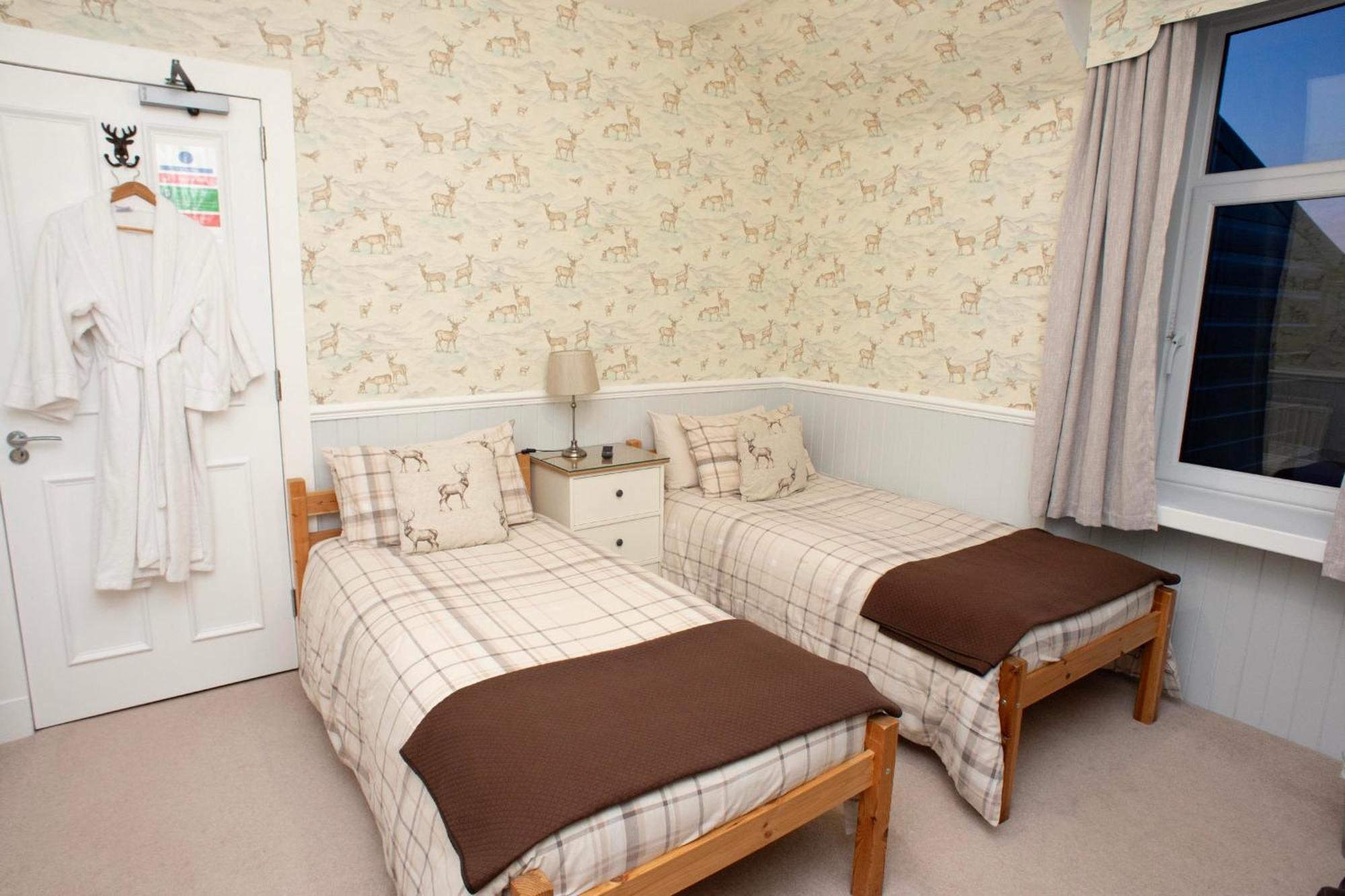 Dunvegan Bed & Breakfast Dufftown Exterior photo